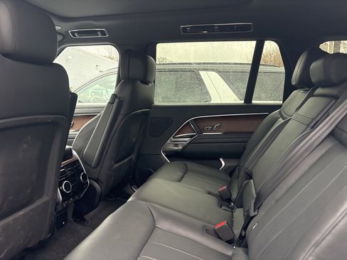 Certified 2024 Land Rover Range Rover Long Wheelbase SE image 4
