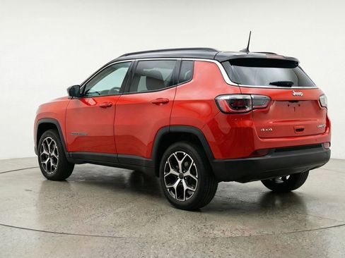 Used 2025 Jeep Compass Limited image 5