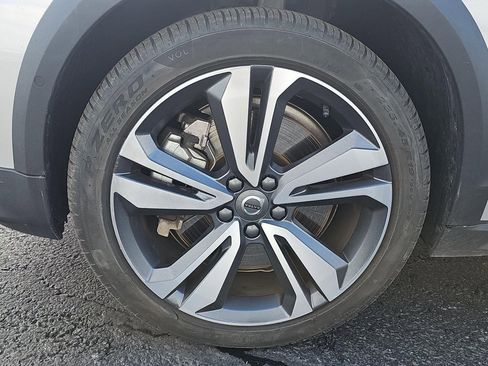 Used 2025 Volvo V60 B5 Cross Country Plus image 27