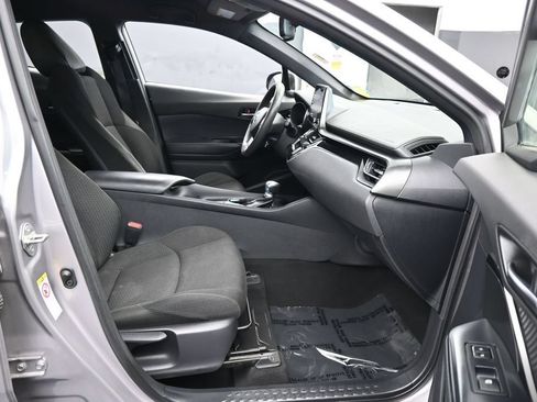 Used 2019 Toyota C-HR LE FWD image 35