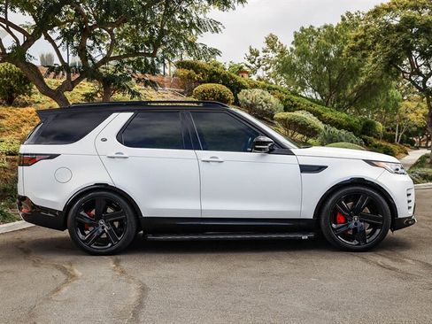 Used 2023 Land Rover Discovery HSE R-Dynamic AWD/4WD image 6