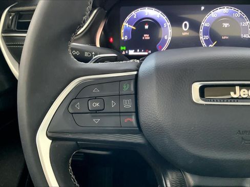 Used 2025 Jeep Grand Cherokee L Laredo RWD image 24