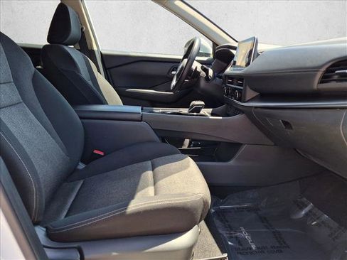 Used 2024 Nissan Rogue SV FWD image 24
