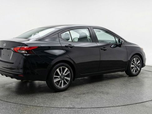 Used 2025 Nissan Versa SV image 9