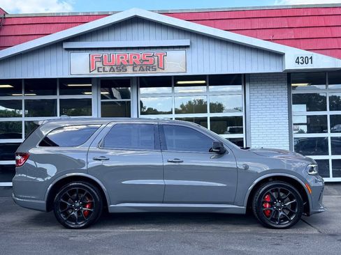 Used 2021 Dodge Durango SRT Hellcat w/ Technology Group AWD/4WD image 2