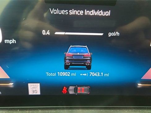 Used 2025 BMW X7 xDrive40i w/ Executive Package image 43