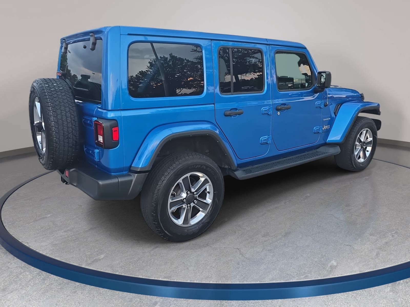 Used 2022 Jeep Wrangler Unlimited Sahara AWD/4WD image 5