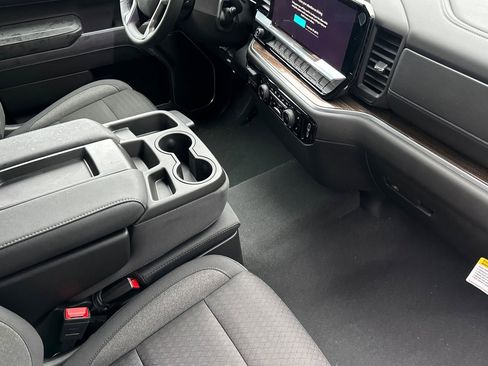 New 2025 Chevrolet Silverado 1500 LT image 15
