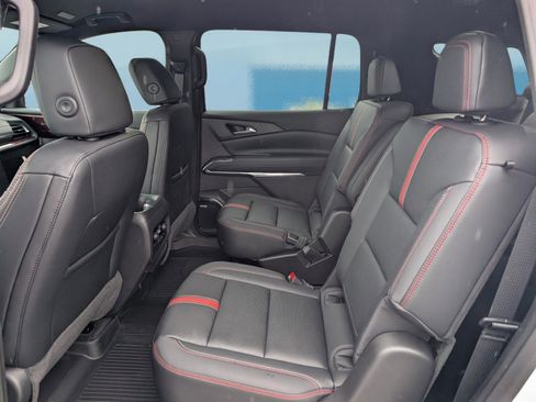 New 2026 Chevrolet Traverse RS image 14
