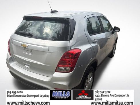 Used 2018 Chevrolet Trax LS AWD/4WD image 3