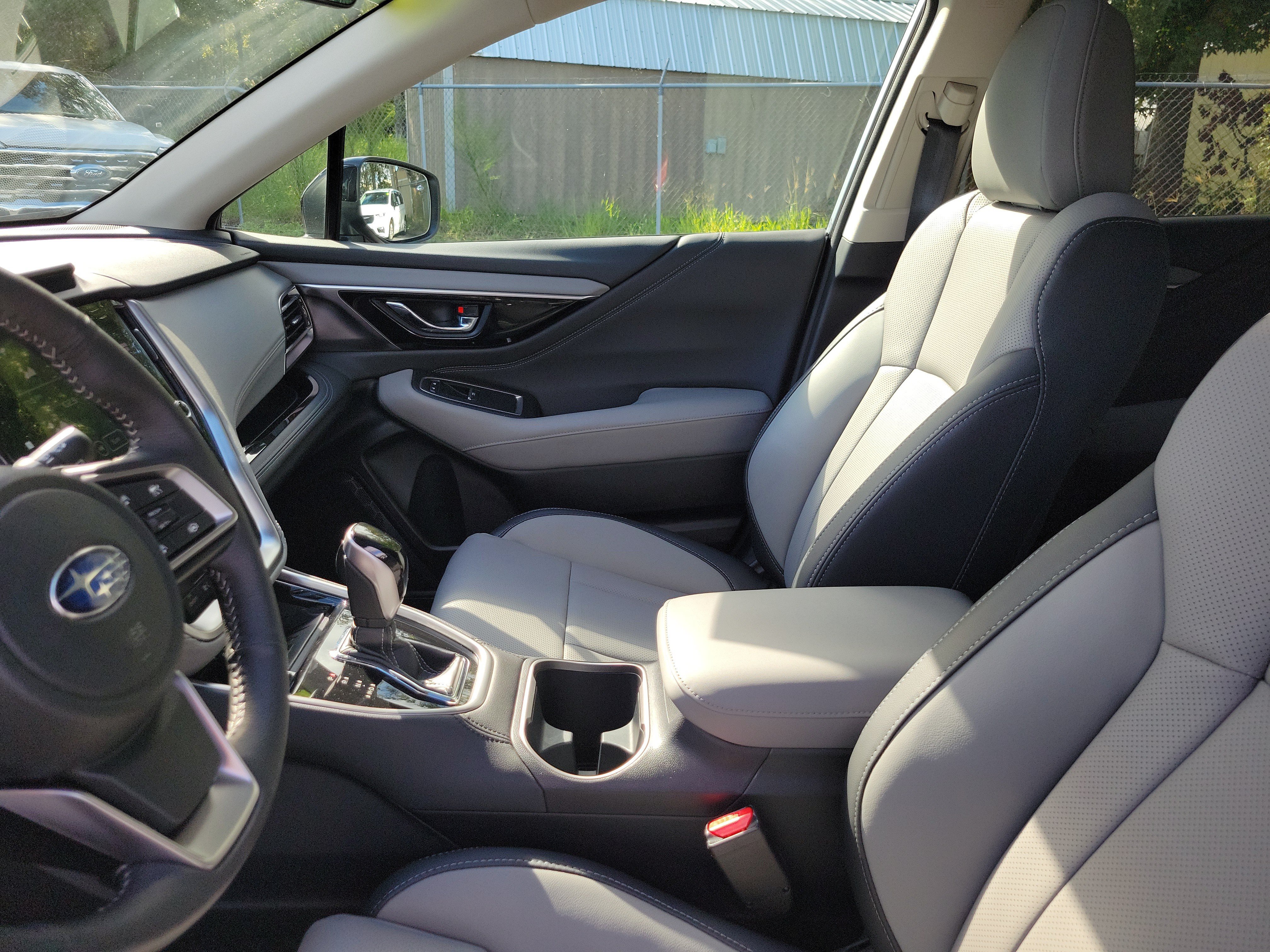 Used 2025 Subaru Outback Limited AWD/4WD image 12