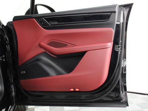 Certified 2025 Porsche Macan 4 Electric image 23