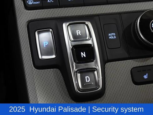 Used 2025 Hyundai Palisade SEL FWD image 21
