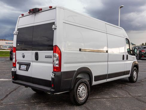 Used 2023 RAM ProMaster 2500 FWD image 13
