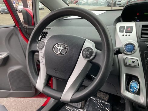 Used 2012 Toyota Prius V Two image 17