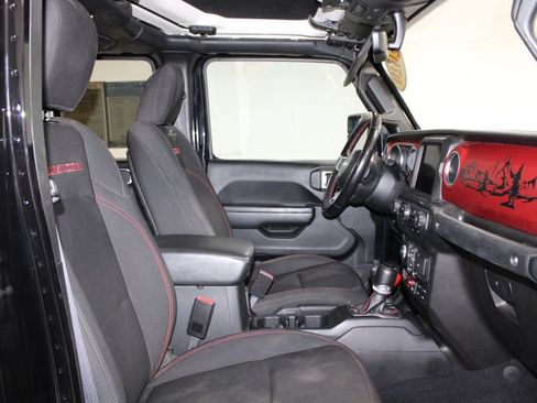 Used 2022 Jeep Gladiator Rubicon w/ Cold Weather Group AWD/4WD image 24