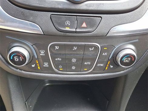 Used 2023 Chevrolet Equinox LT image 17