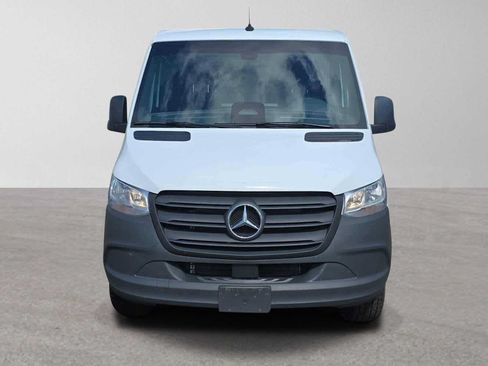 Used 2025 Mercedes-Benz Sprinter 2500 image 8