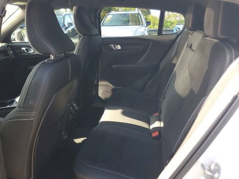 Certified 2023 Volvo C40 P8 Recharge Ultimate w/ Protection Package Premier AWD/4WD image 12