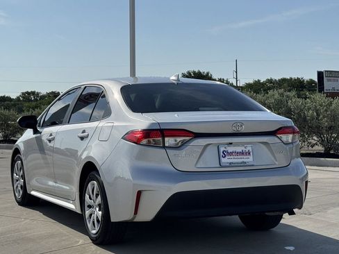 Used 2024 Toyota Corolla LE FWD image 4