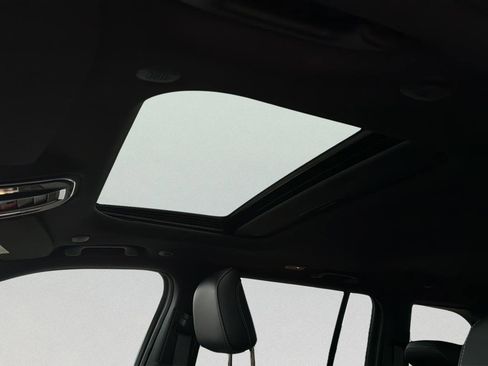 New 2026 Jeep Grand Cherokee Laredo image 12