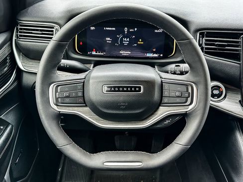 Used 2024 Jeep Wagoneer L Series III w/ Flexible Seating Group image 14