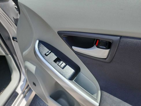 Used 2010 Toyota Prius Three FWD image 29