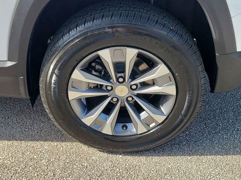 Used 2026 Chevrolet Equinox LT FWD image 5