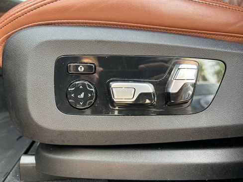 Certified 2024 BMW X7 xDrive40i w/ Premium Package AWD/4WD image 39