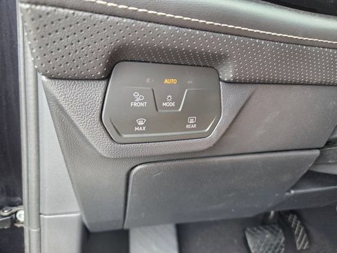 Used 2024 Volkswagen Atlas SE FWD image 23