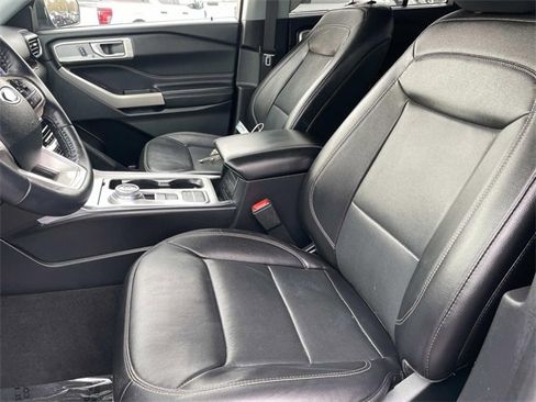 Certified 2022 Ford Explorer Limited w/ Hybrid Equipment Group 310A image 22