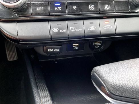 Used 2022 Hyundai Elantra SEL w/ Preferred Accessory Package FWD image 16