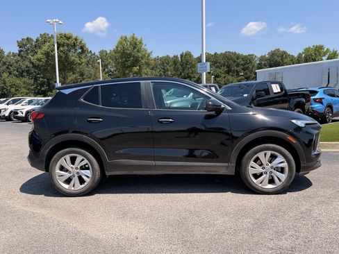 Used 2025 Buick Encore GX Preferred AWD/4WD image 13