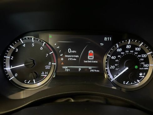 Used 2023 Toyota Highlander LE AWD/4WD image 9