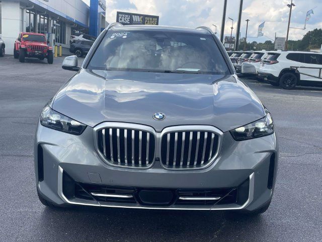 Used 2024 BMW X5 xDrive40i w/ Parking Assistance Package AWD/4WD image 7