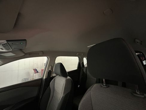 Used 2022 Nissan Rogue SV FWD image 25