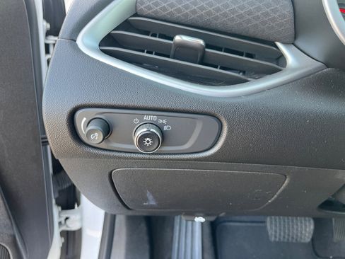 Used 2023 Chevrolet Malibu LT image 32