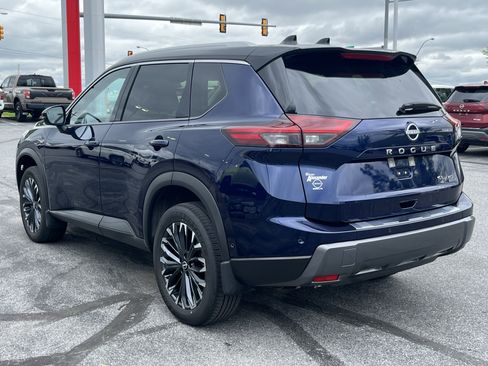Used 2025 Nissan Rogue SL w/ Tech Package AWD/4WD image 9