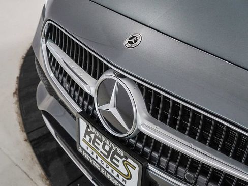 Used 2025 Mercedes-Benz C 300 Sedan image 9