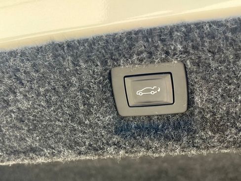 Used 2017 Cadillac CT6 Premium Luxury w/ Comfort Package AWD/4WD image 16