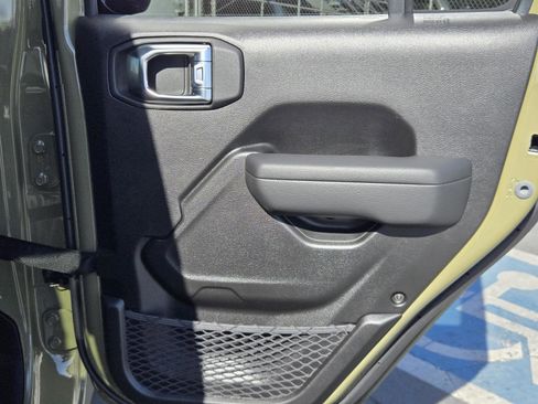 New 2026 Jeep Gladiator Sport image 32