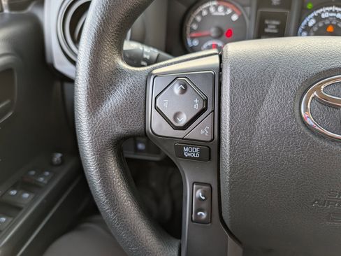 Used 2019 Toyota Tacoma SR image 40
