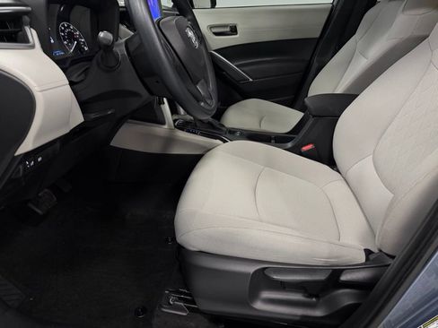 Used 2023 Toyota Corolla Cross L image 11