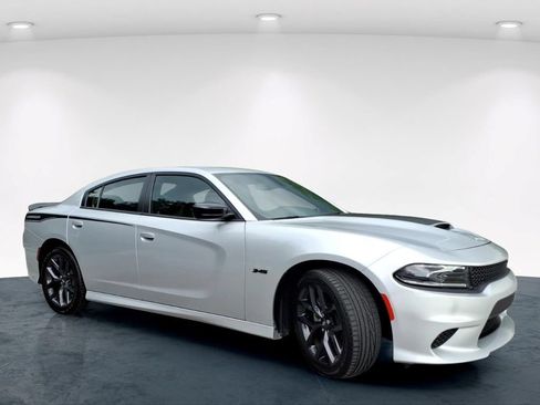 Used 2023 Dodge Charger R/T w/ Blacktop Package RWD image 5