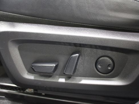 Used 2024 Mitsubishi Outlander SEL image 3