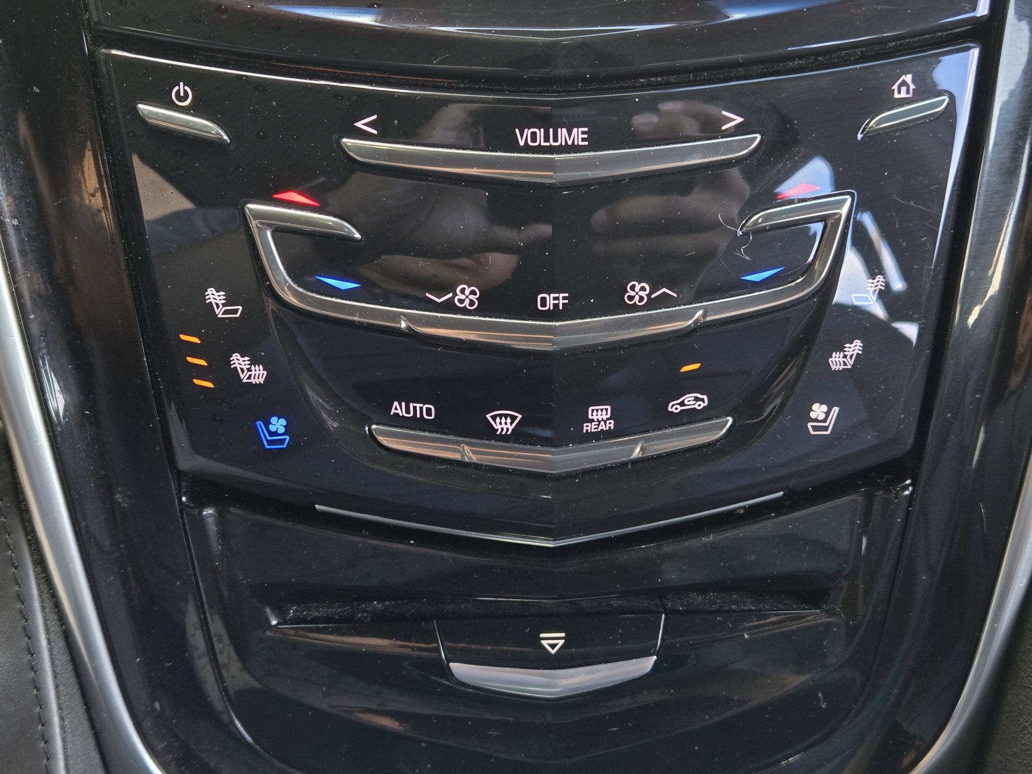 Used 2020 Cadillac Escalade Platinum AWD/4WD image 18