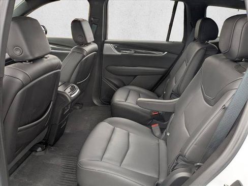 Used 2024 Cadillac XT6 Sport w/ LPO, Onyx Lite Package AWD/4WD image 17