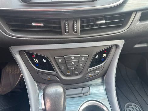 Used 2019 Buick Envision Essence FWD image 22