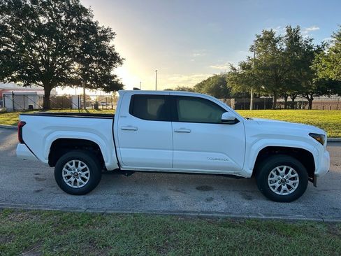 Certified 2025 Toyota Tacoma SR5 RWD image 6