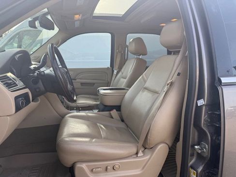 Used 2013 Cadillac Escalade Luxury image 10